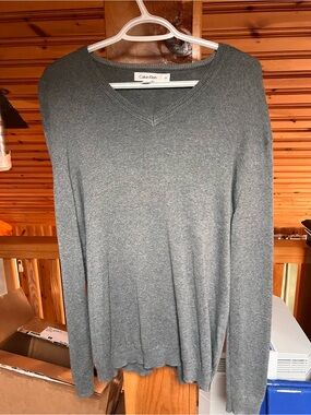 Calvin Klein Men's Heather Gray V-Neck Sweater